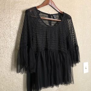 Mesh, tulle like top. Barely worn - Torrid - 1x.